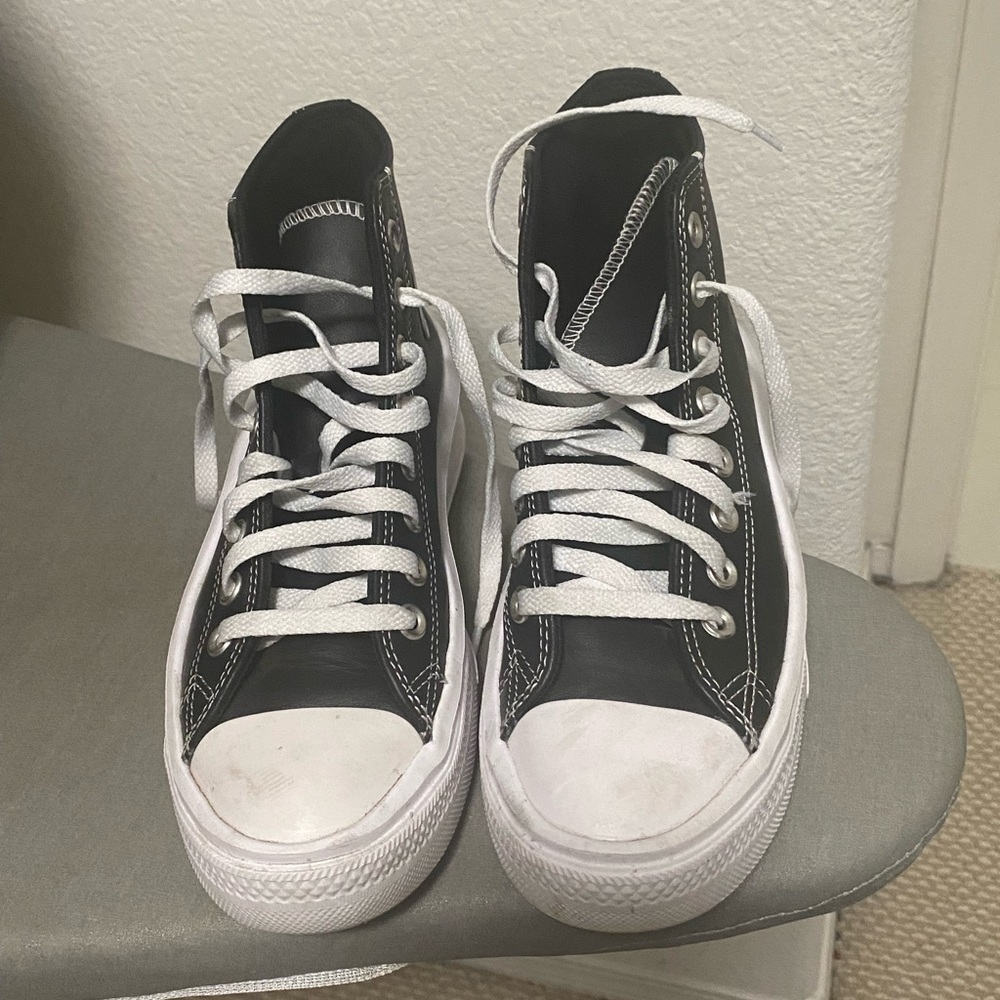 High-top black leather platform Converse